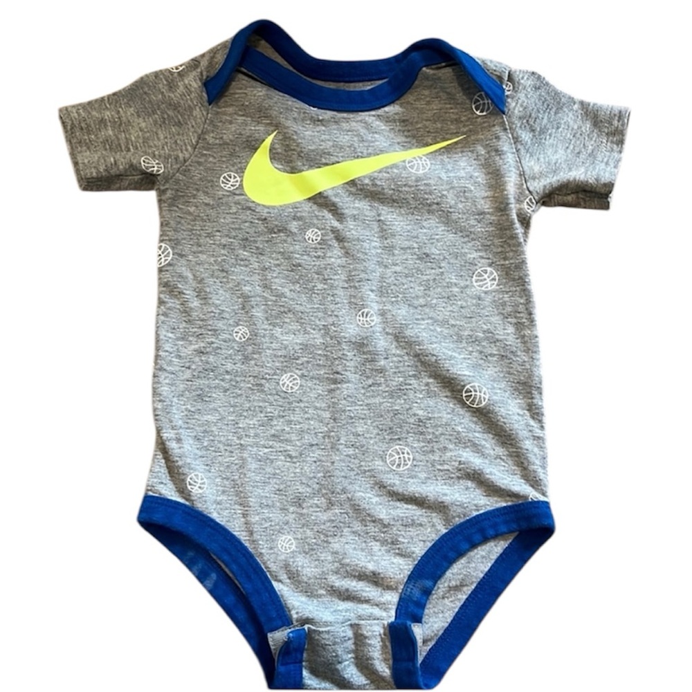 🔴Nike baby Onesie size 3-6 months
